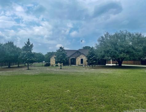 77 Oak Fields Drive Floresville TX 78114