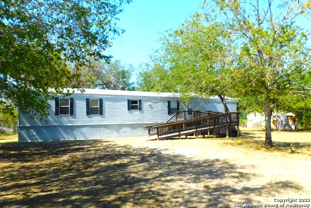 1105 Mariana Road Floresville TX 78114