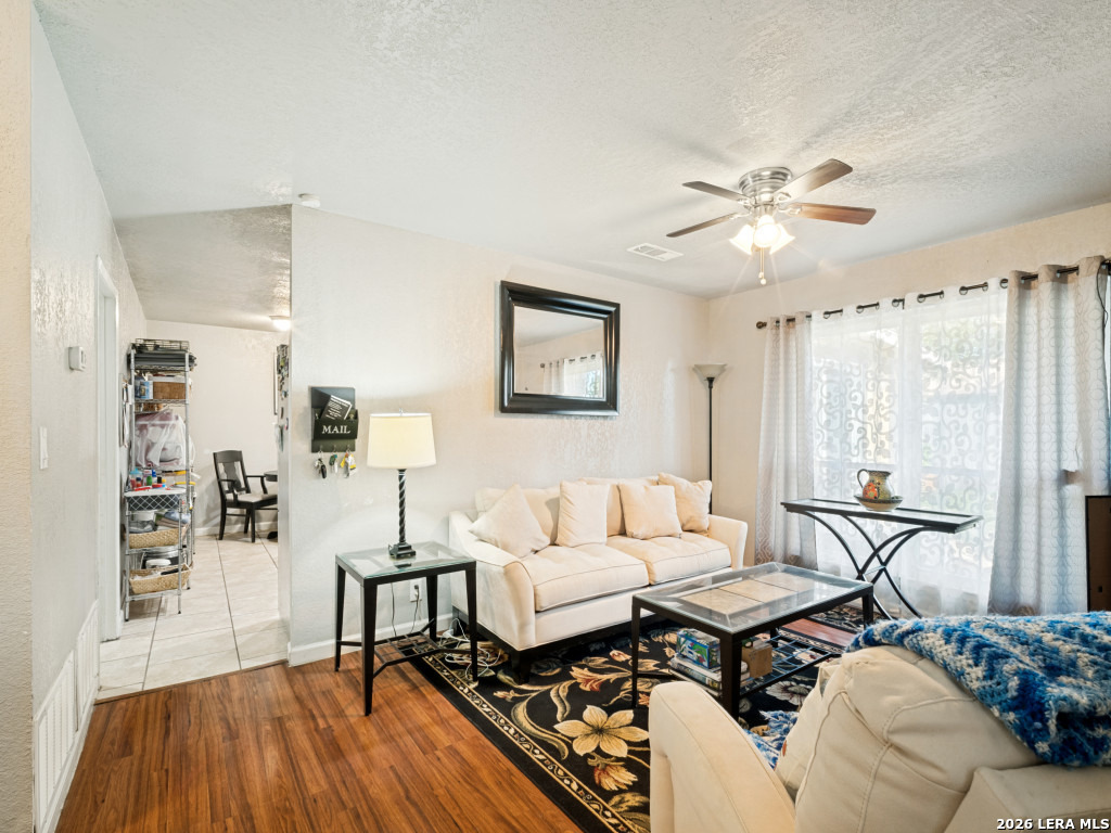 7111 Glen Grove San Antonio TX 78239