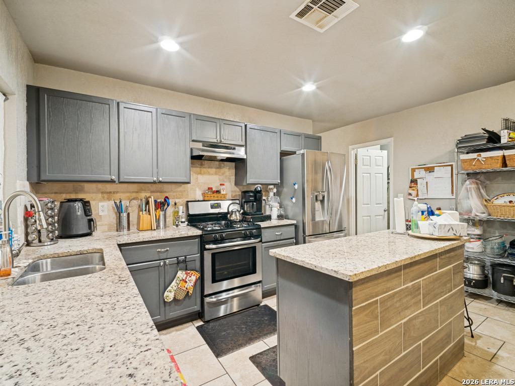 7111 Glen Grove San Antonio TX 78239