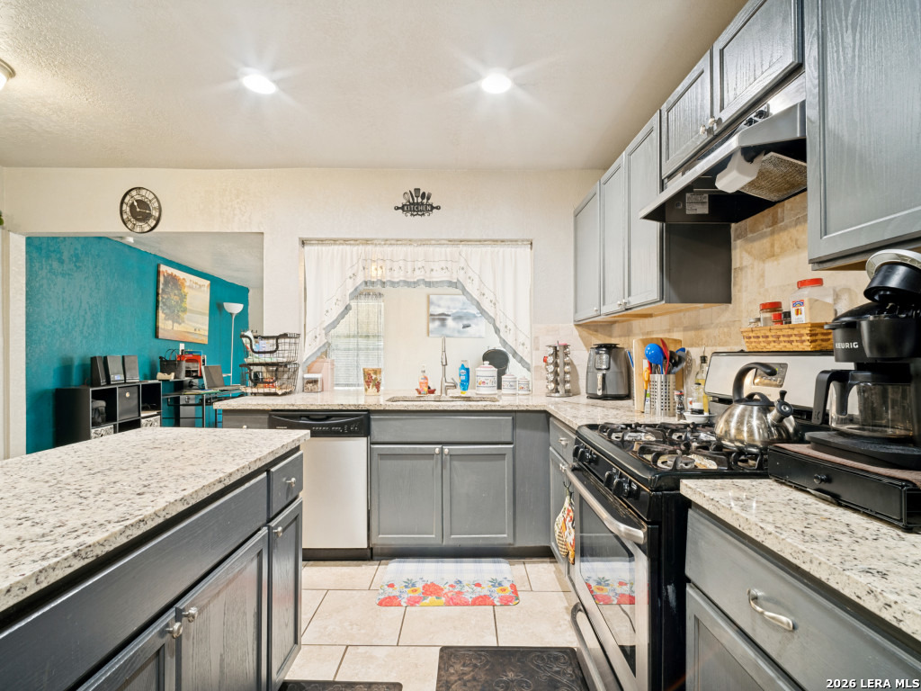 7111 Glen Grove San Antonio TX 78239