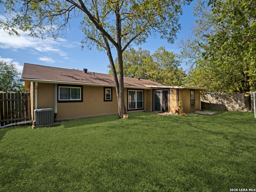 7111 Glen Grove San Antonio TX 78239