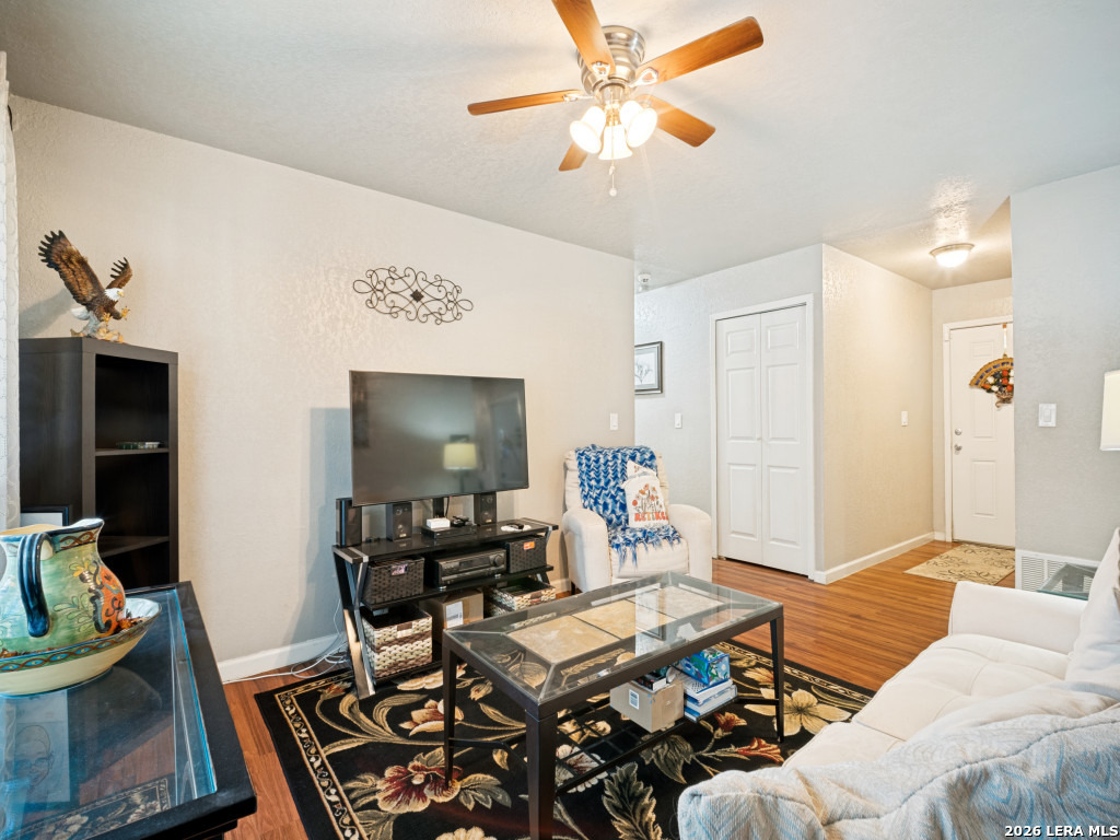 7111 Glen Grove San Antonio TX 78239