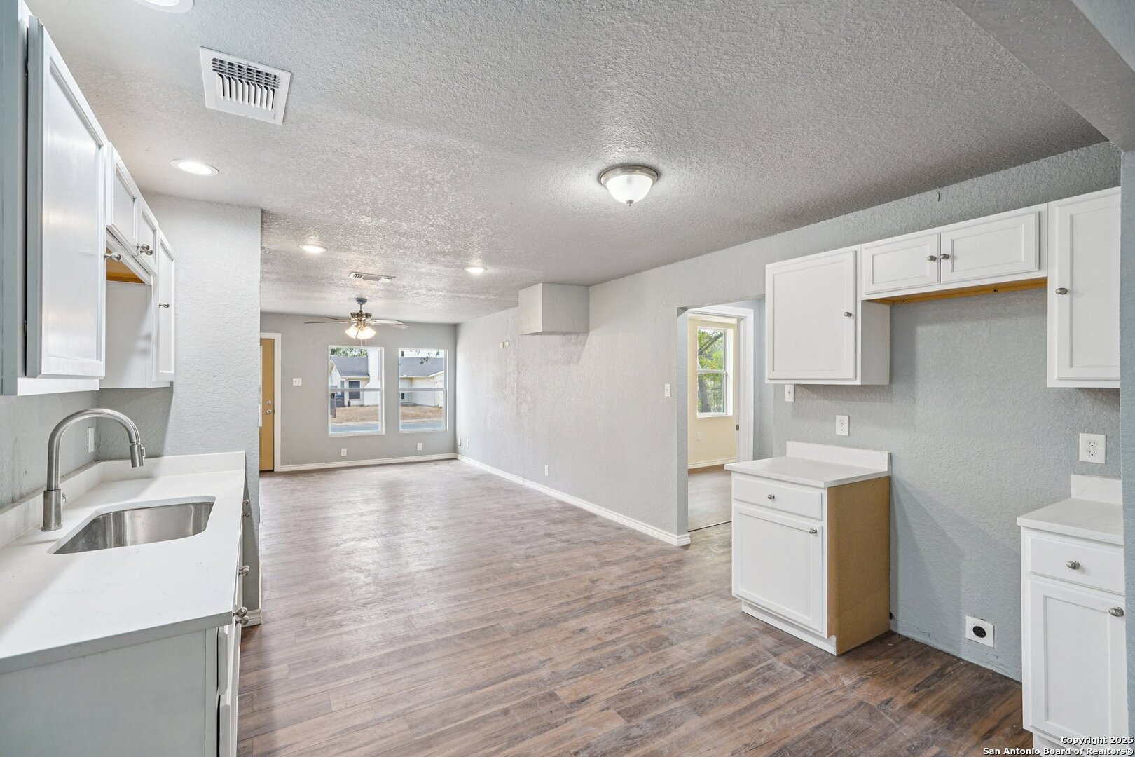 8819 Catalina Bay San Antonio TX 78242