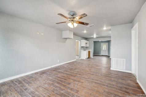 8819 Catalina Bay San Antonio TX 78242
