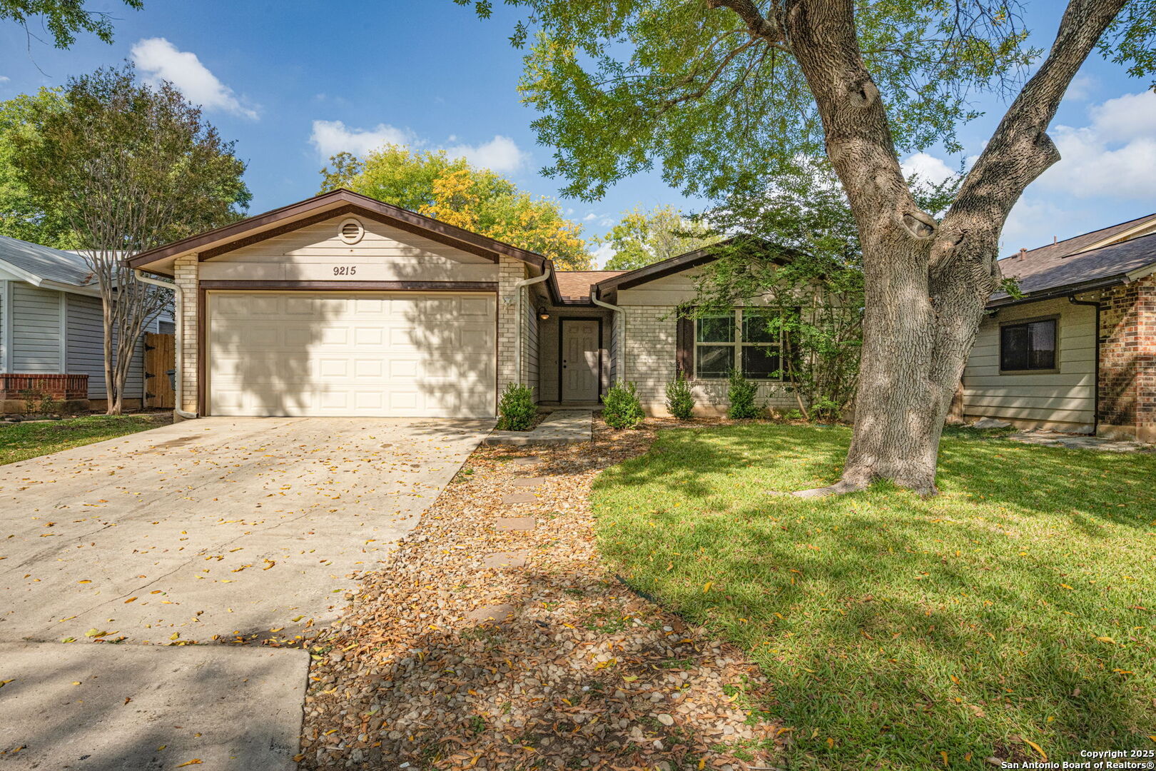 9215 Deer Village San Antonio TX 78250