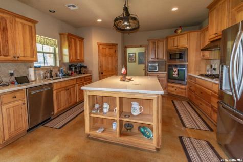 2657 West Sabinal Road Utopia TX 78884