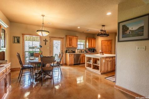 2657 West Sabinal Road Utopia TX 78884