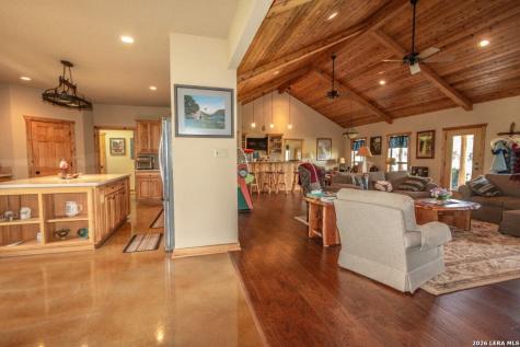 2657 West Sabinal Road Utopia TX 78884