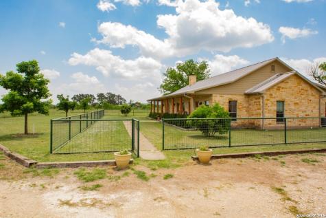 2657 West Sabinal Road Utopia TX 78884