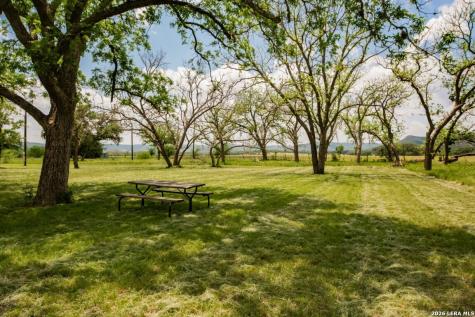 2657 West Sabinal Road Utopia TX 78884