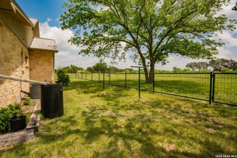 2657 West Sabinal Road Utopia TX 78884
