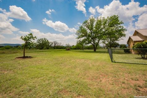 2657 West Sabinal Road Utopia TX 78884