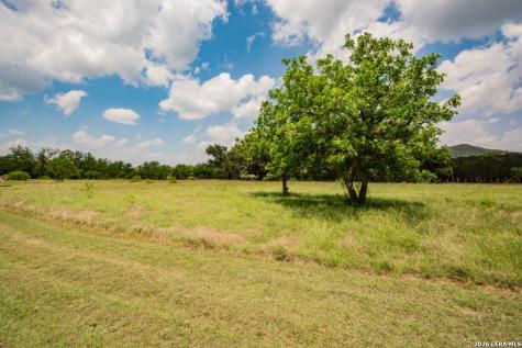 2657 West Sabinal Road Utopia TX 78884