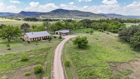 2657 West Sabinal Road Utopia TX 78884