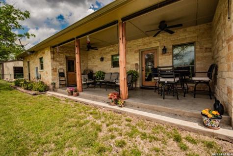 2657 West Sabinal Road Utopia TX 78884