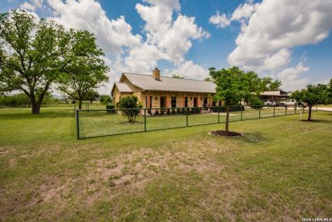 2657 West Sabinal Road Utopia TX 78884