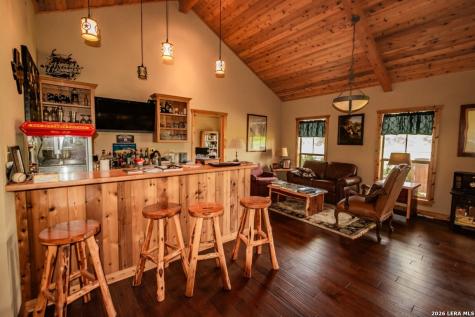2657 West Sabinal Road Utopia TX 78884