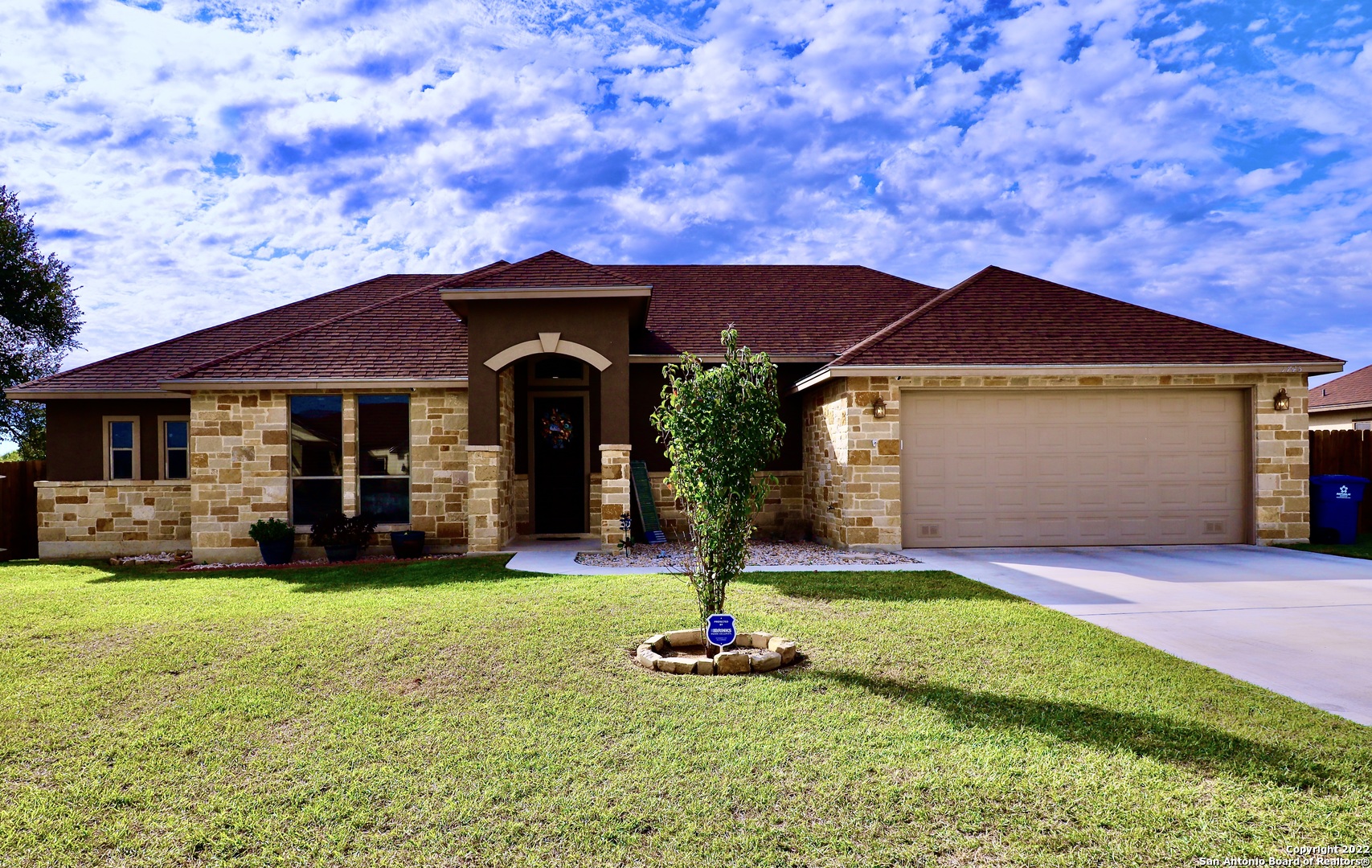 1745 Crooked Creek Pleasanton TX 78064
