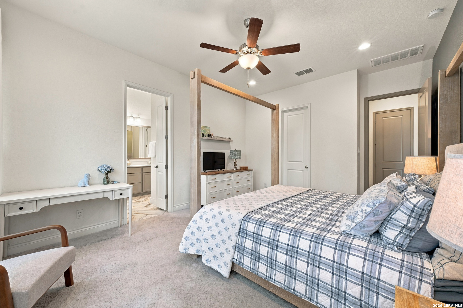 1053 Cadogan Squire San Antonio TX 78260