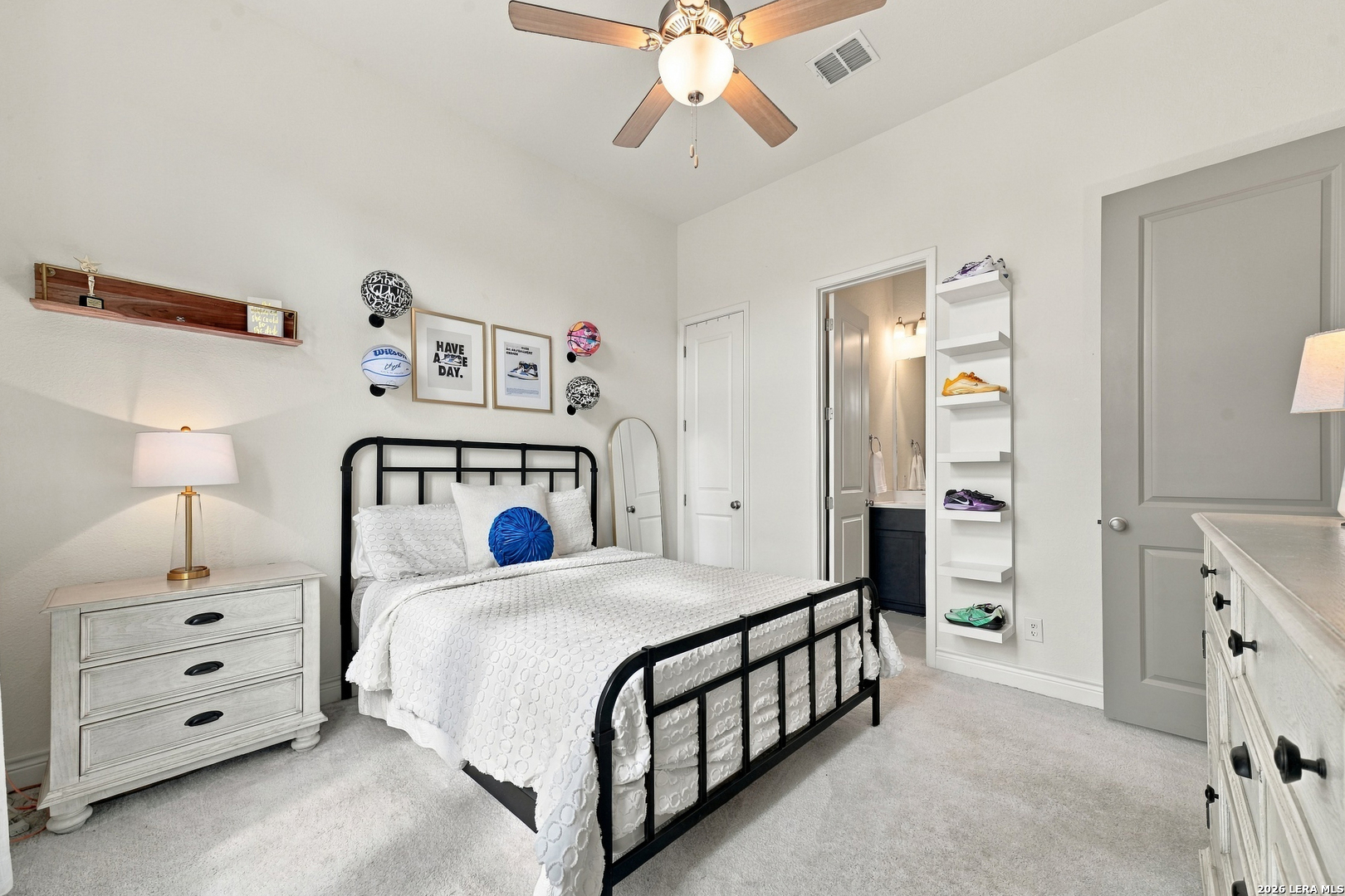 1053 Cadogan Squire San Antonio TX 78260