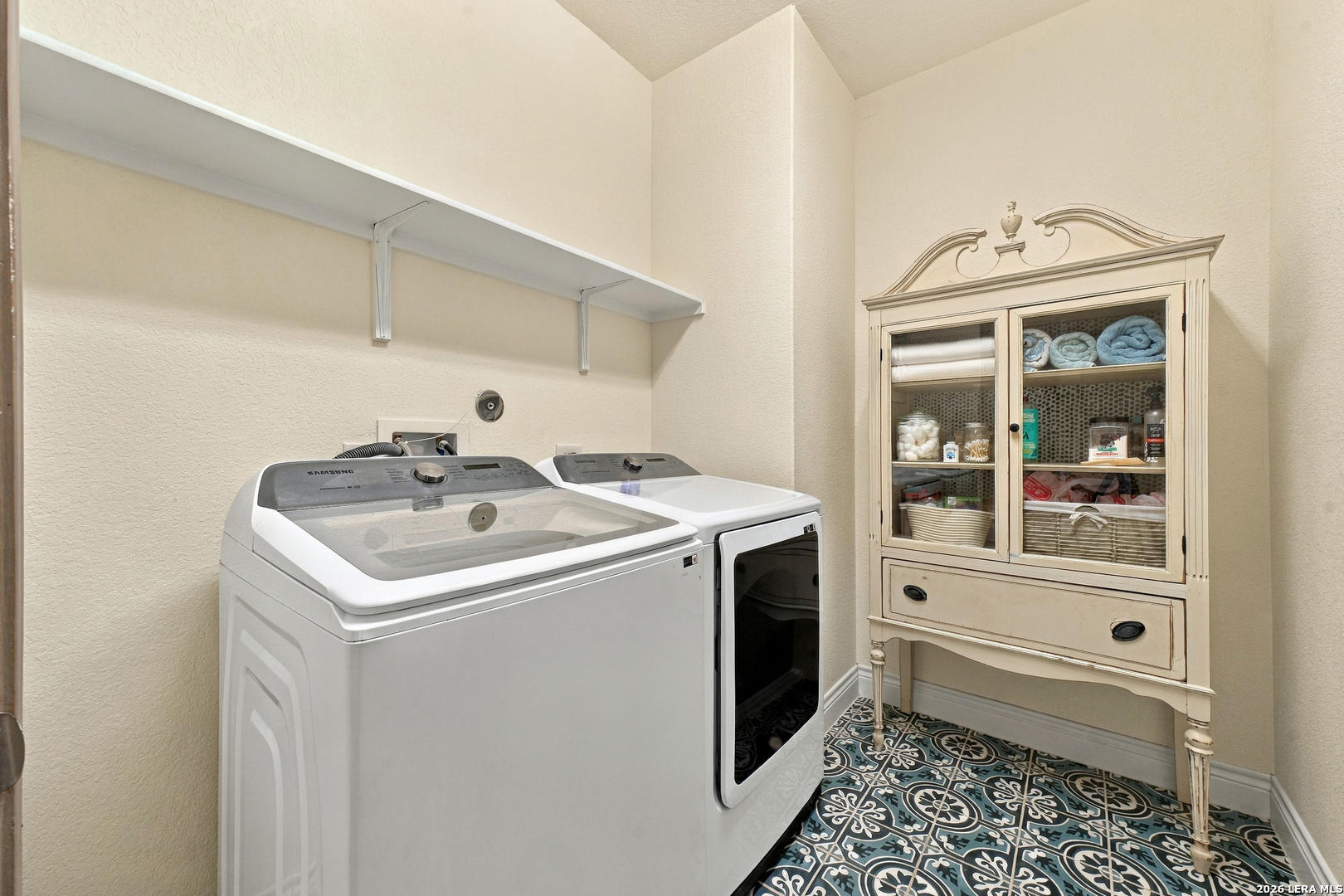 1053 Cadogan Squire San Antonio TX 78260