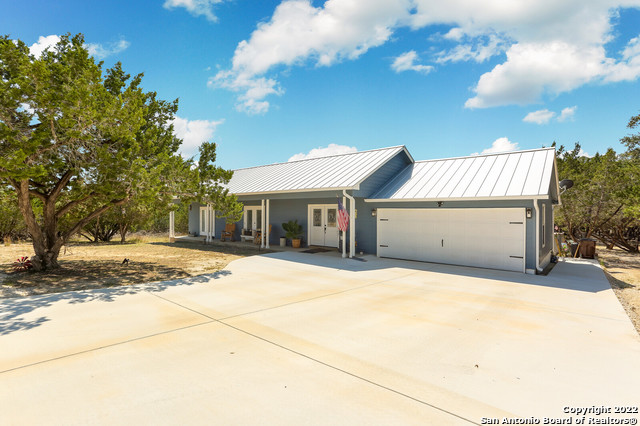 337 Deer Oaks Drive Lakehills TX 78063
