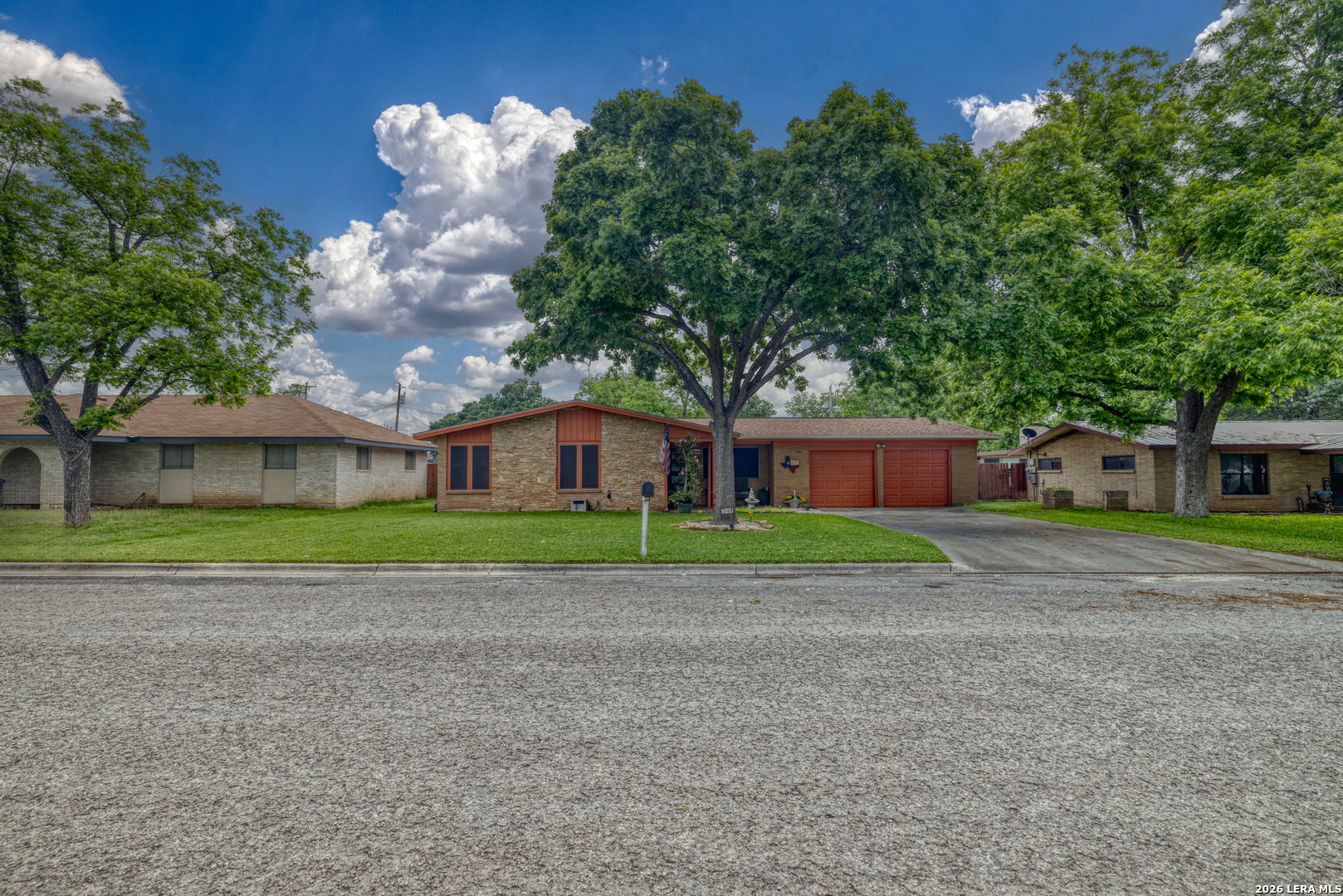 741 N Skylane Drive Uvalde TX 78801