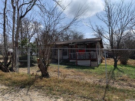 4254 Twin Valley Von Ormy TX 78073