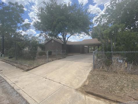 1803 B Street Floresville TX 78114