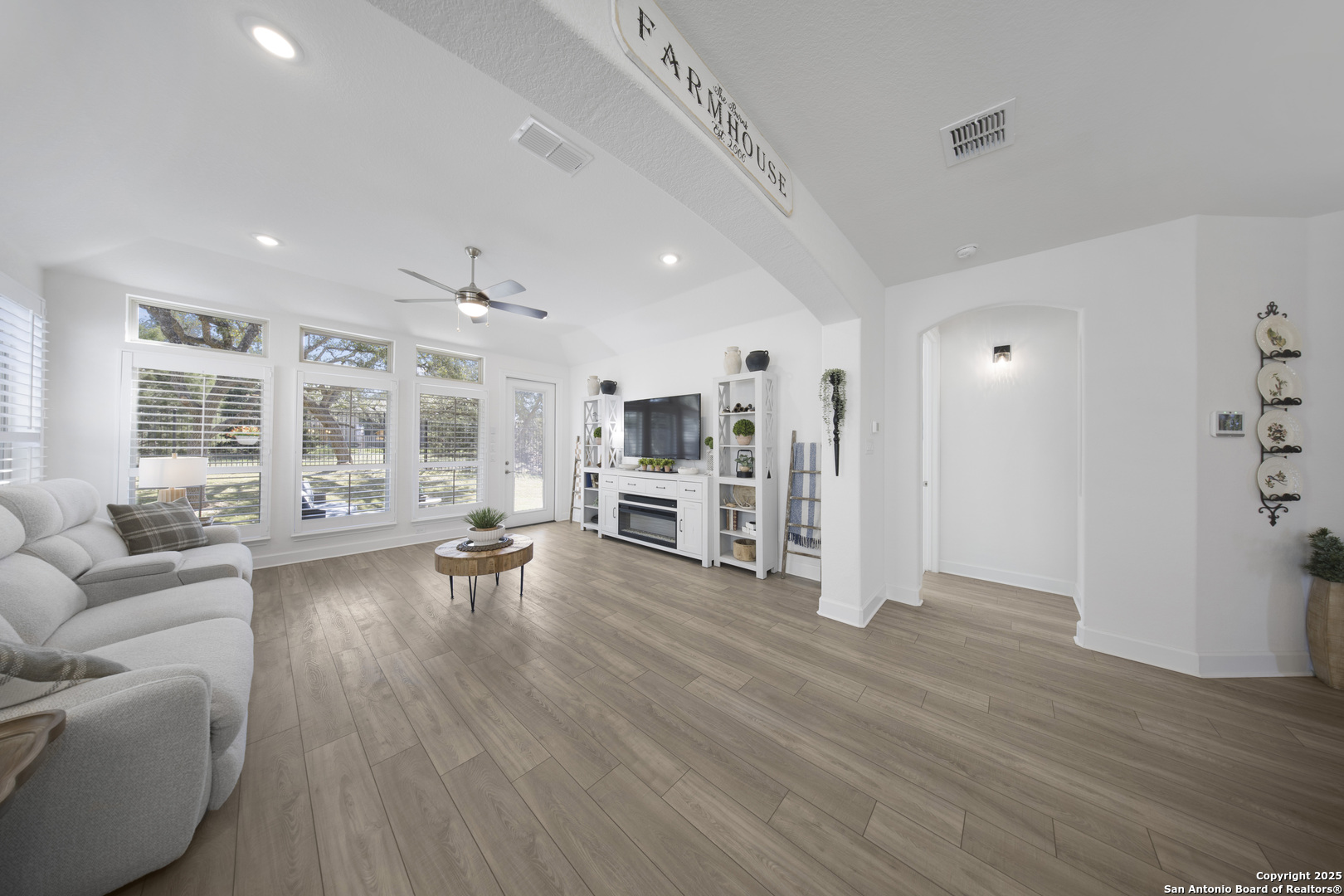 1617 Cullanne Park Bulverde TX 78163