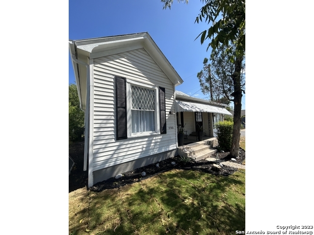 2703 W Houston Street San Antonio TX 78207
