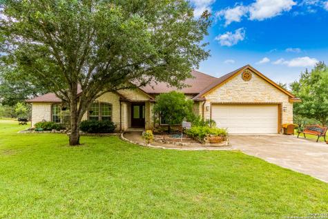 251 Broken Arrow Floresville TX 78114