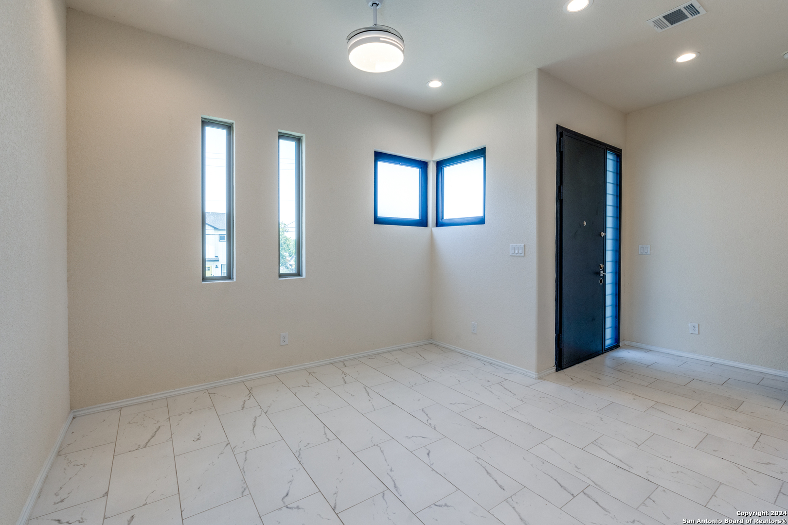 2638 E Commerce Street San Antonio TX 78203