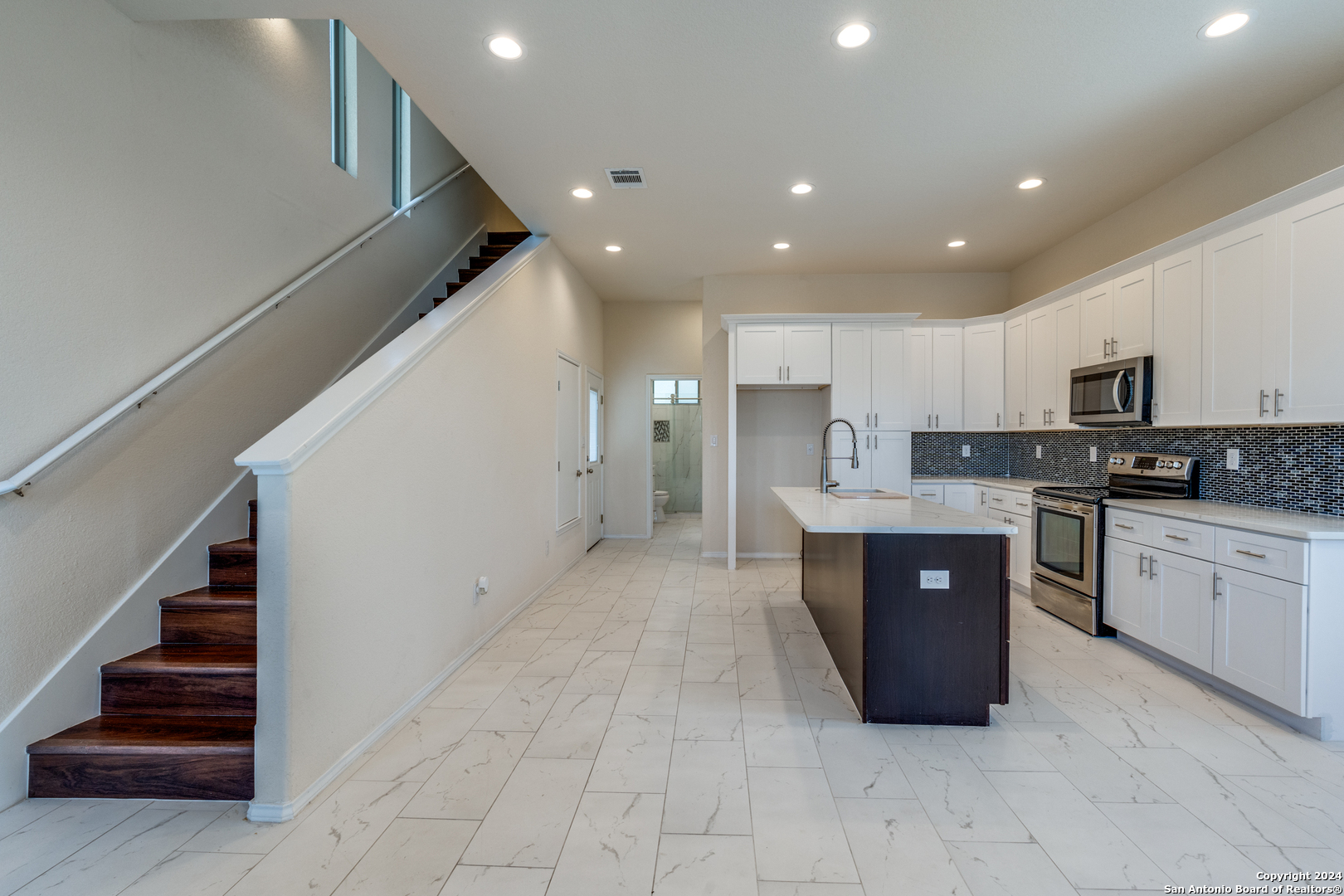 2638 E Commerce Street San Antonio TX 78203