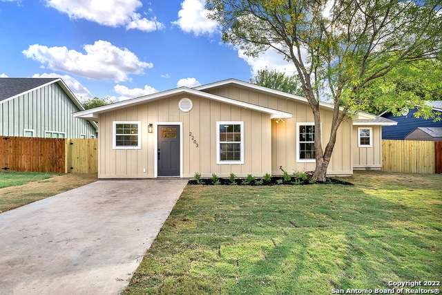 2203 Avenue V Hondo TX 78861
