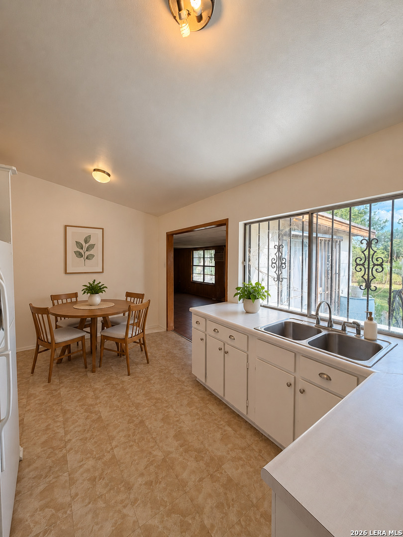 6202 Trail Valley Drive San Antonio TX 78242
