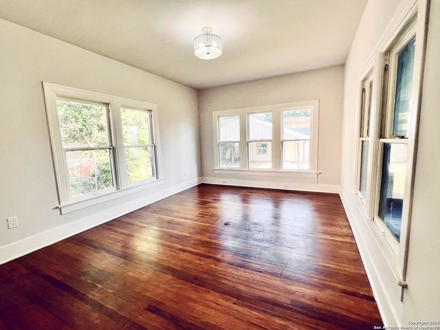 1606 W Mulberry Avenue San Antonio TX 78201
