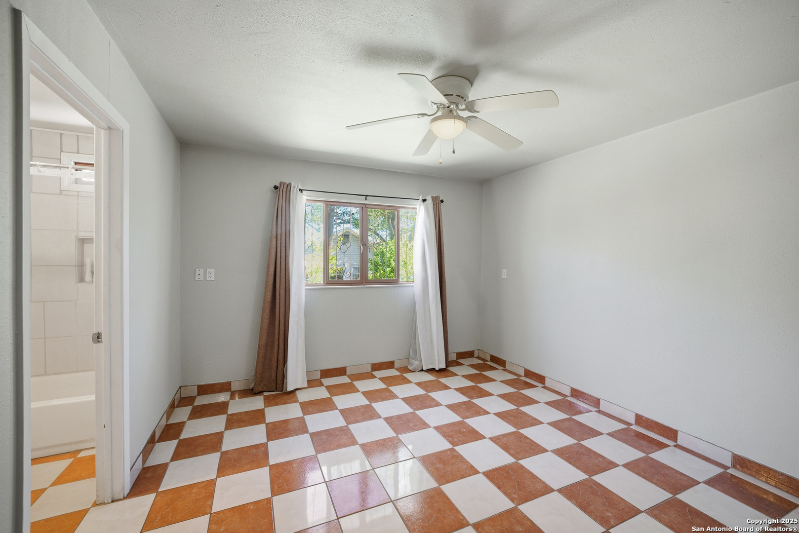 406 N Rancho Nixon TX 78140