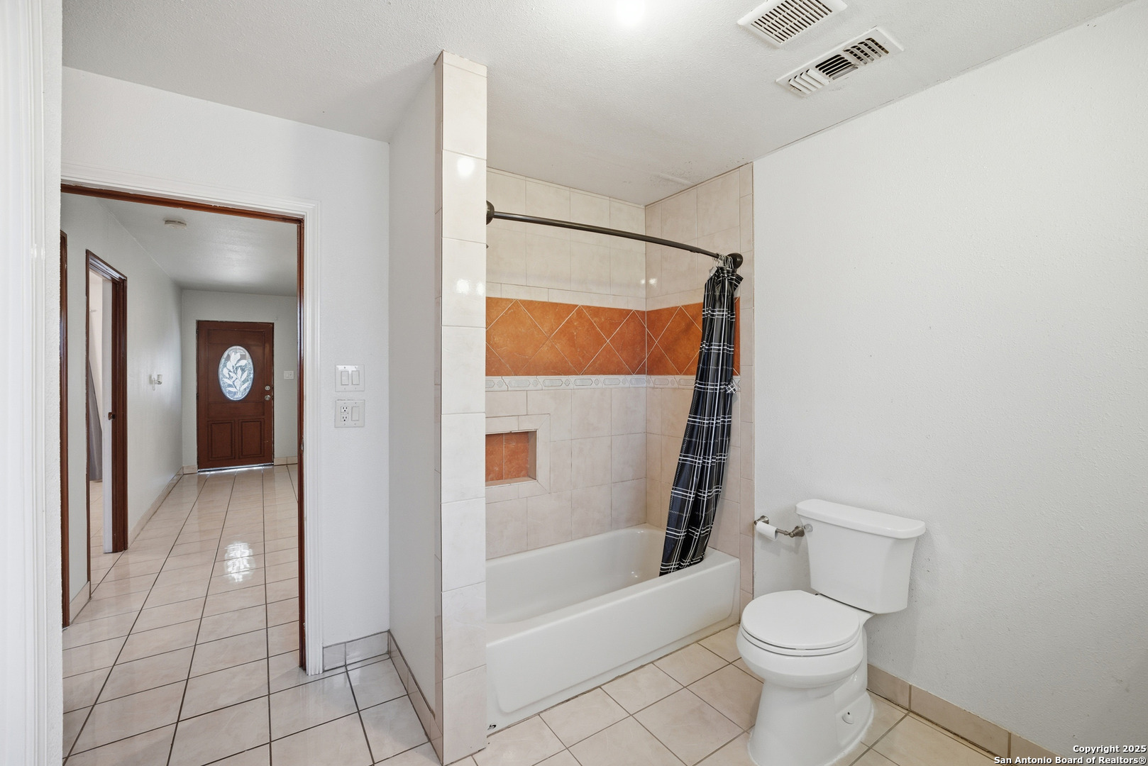 406 N Rancho Nixon TX 78140