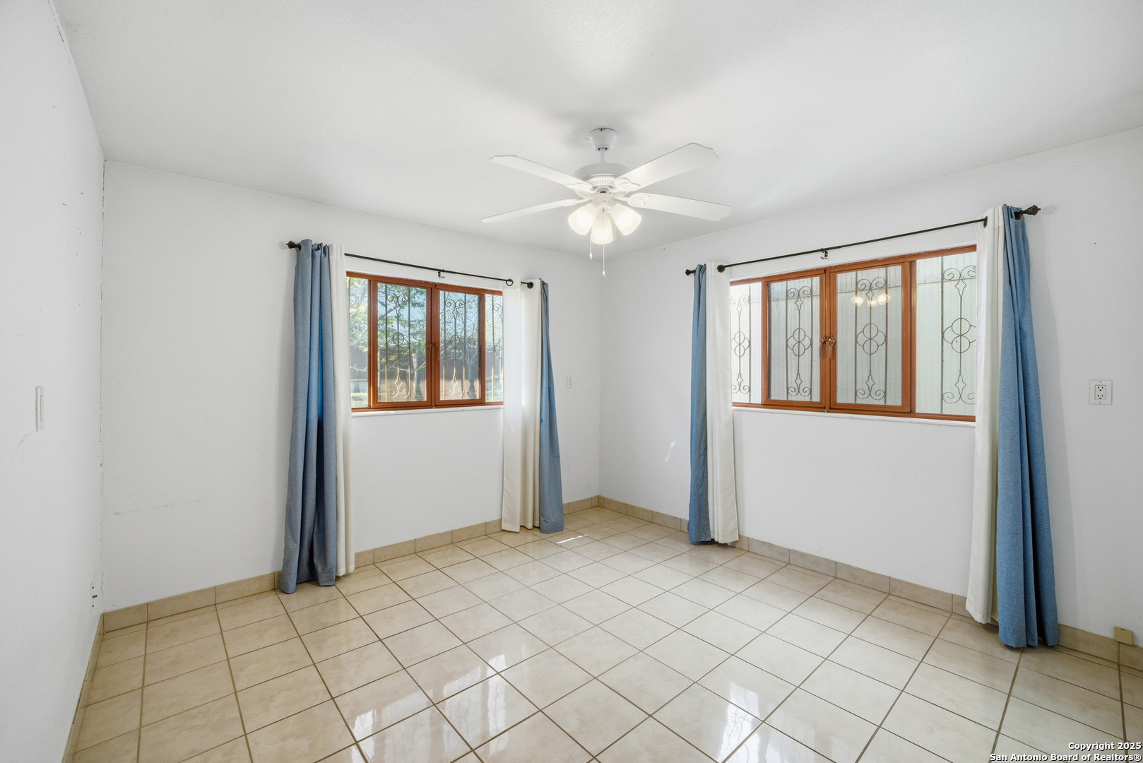 406 N Rancho Nixon TX 78140