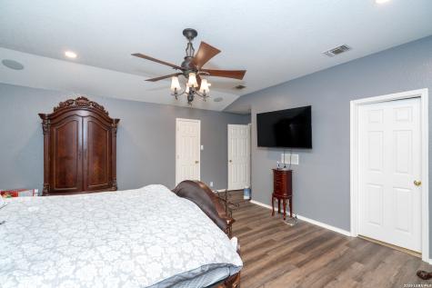 10126 Cedarcliff San Antonio TX 78245
