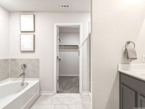 9915 Kalm Brome San Antonio TX 78254