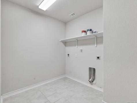 9915 Kalm Brome San Antonio TX 78254