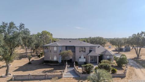 5280 Smith Road Von Ormy TX 78073