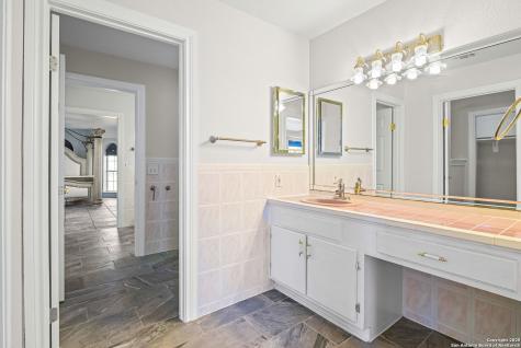 5280 Smith Road Von Ormy TX 78073