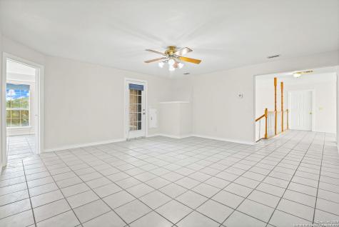 5280 Smith Road Von Ormy TX 78073
