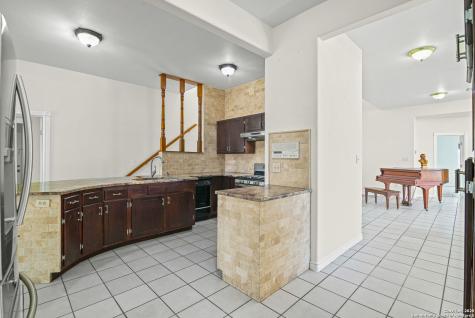 5280 Smith Road Von Ormy TX 78073