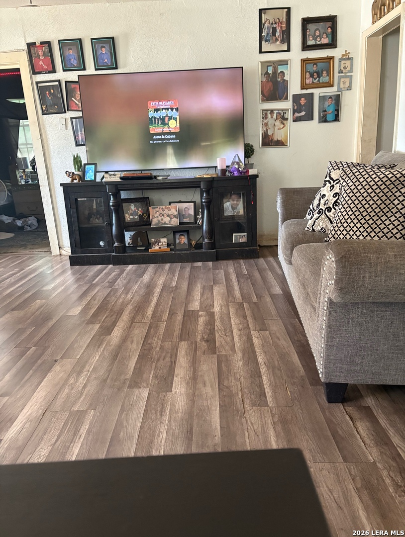 3719 W Travis Street San Antonio TX 78207