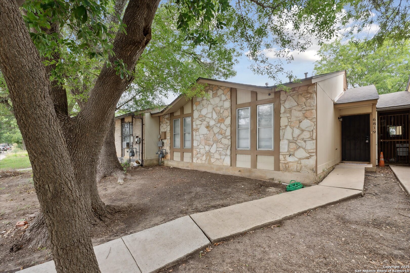 6839 Neston Drive San Antonio TX 78239